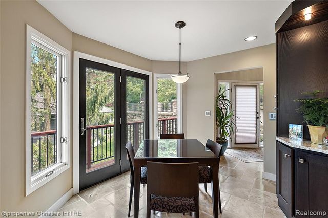 1739 Ridge Road, White Lake, MI 48383