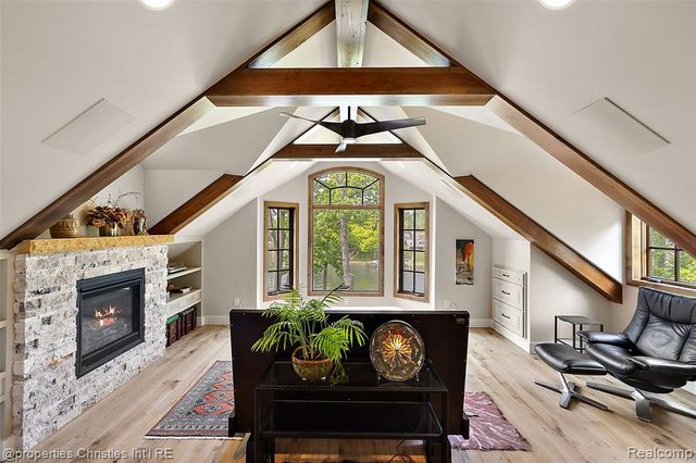 1739 Ridge Road, White Lake, MI 48383