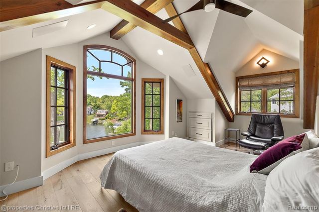 1739 Ridge Road, White Lake, MI 48383