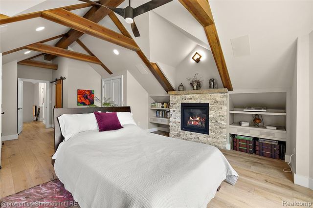 1739 Ridge Road, White Lake, MI 48383