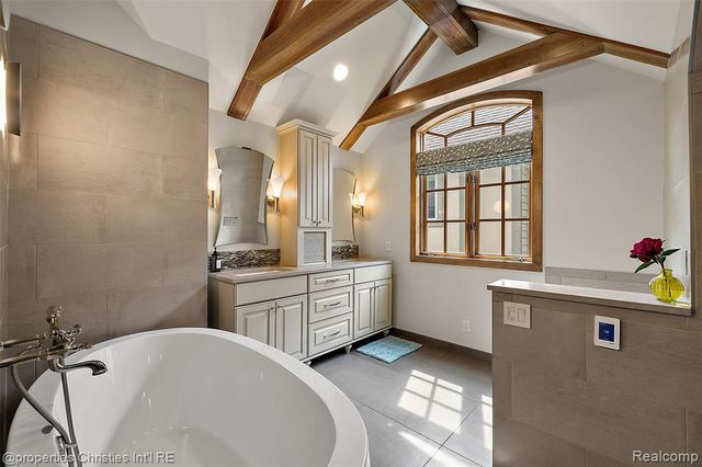 1739 Ridge Road, White Lake, MI 48383