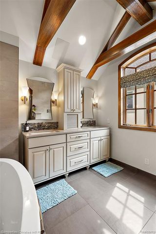 1739 Ridge Road, White Lake, MI 48383