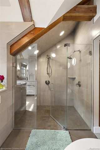 1739 Ridge Road, White Lake, MI 48383