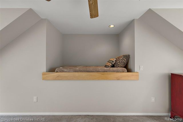 1739 Ridge Road, White Lake, MI 48383