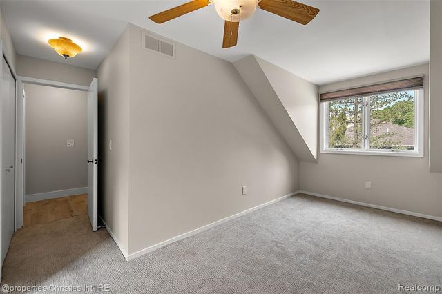 1739 Ridge Road, White Lake, MI 48383