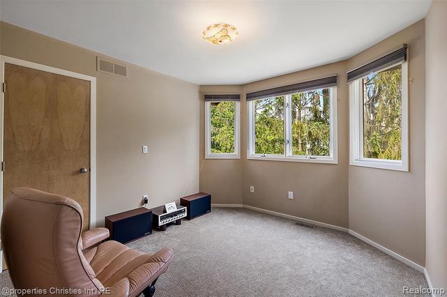 1739 Ridge Road, White Lake, MI 48383