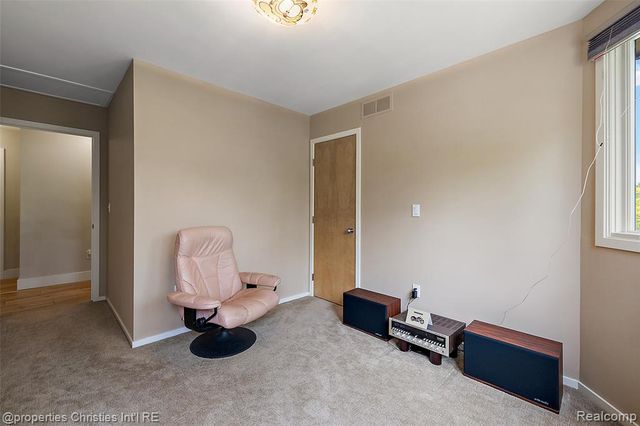 1739 Ridge Road, White Lake, MI 48383