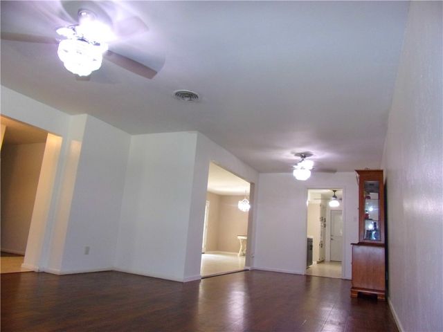 609 Brock Dr, Corpus Christi, TX 78412