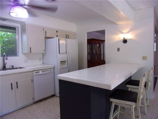 609 Brock Dr, Corpus Christi, TX 78412