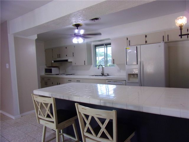 609 Brock Dr, Corpus Christi, TX 78412