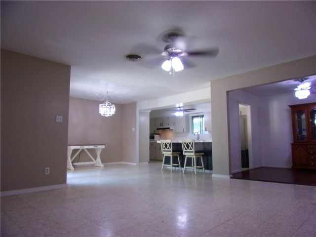 609 Brock Dr, Corpus Christi, TX 78412