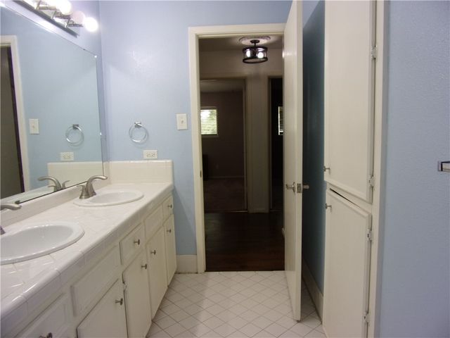 609 Brock Dr, Corpus Christi, TX 78412