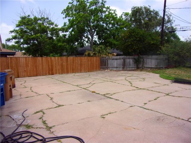 609 Brock Dr, Corpus Christi, TX 78412