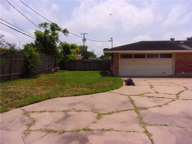 609 Brock Dr, Corpus Christi, TX 78412