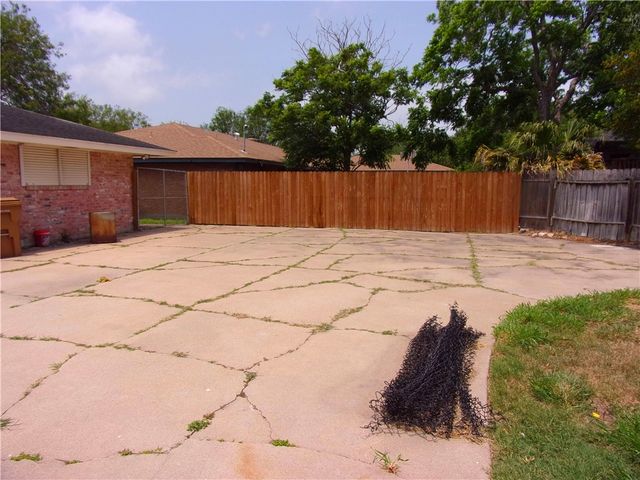 609 Brock Dr, Corpus Christi, TX 78412