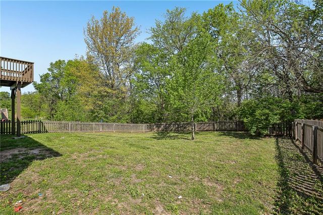 1614 NW Hilltop Lane, Grain Valley, MO 64029