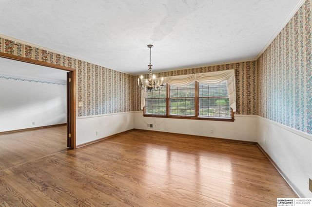 10725 Cedar Street, Omaha, NE 68124