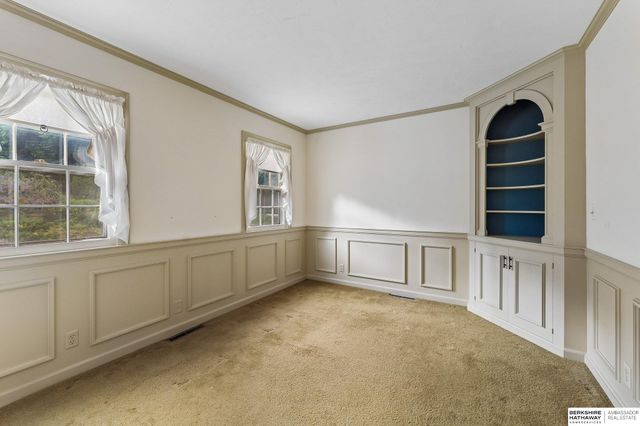 10725 Cedar Street, Omaha, NE 68124
