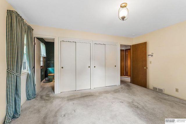 10725 Cedar Street, Omaha, NE 68124