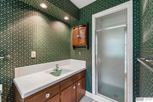 10725 Cedar Street, Omaha, NE 68124
