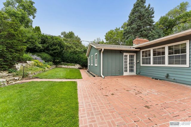 10725 Cedar Street, Omaha, NE 68124