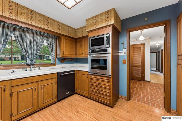 10725 Cedar Street, Omaha, NE 68124