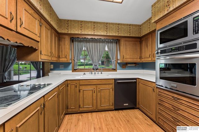 10725 Cedar Street, Omaha, NE 68124