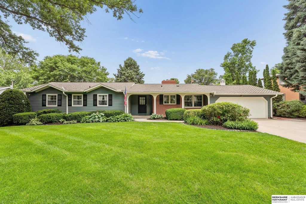 10725 Cedar Street, Omaha, NE 68124