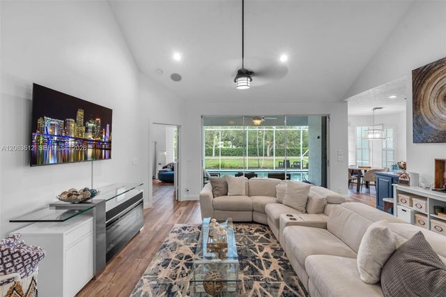 11834 Highland Place, Coral Springs, FL 33071