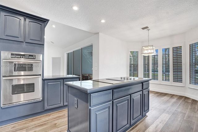 11834 Highland Place, Coral Springs, FL 33071