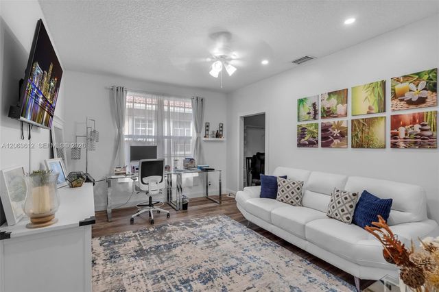 11834 Highland Place, Coral Springs, FL 33071