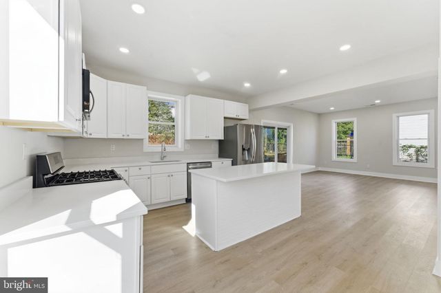 9204 DOUGLAS ST, Manassas, VA 20110