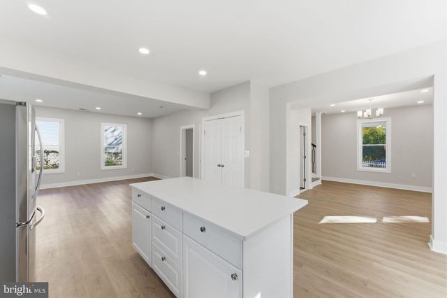 9204 DOUGLAS ST, Manassas, VA 20110