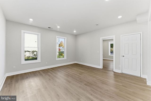 9204 DOUGLAS ST, Manassas, VA 20110