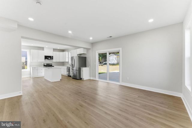 9204 DOUGLAS ST, Manassas, VA 20110