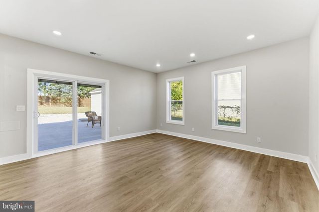 9204 DOUGLAS ST, Manassas, VA 20110