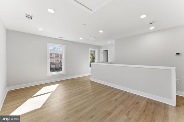 9204 DOUGLAS ST, Manassas, VA 20110