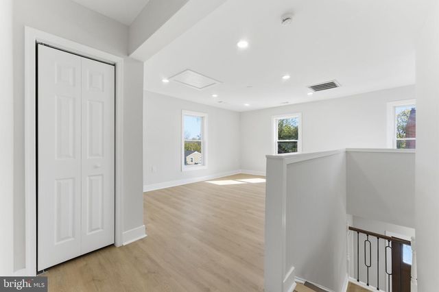 9204 DOUGLAS ST, Manassas, VA 20110