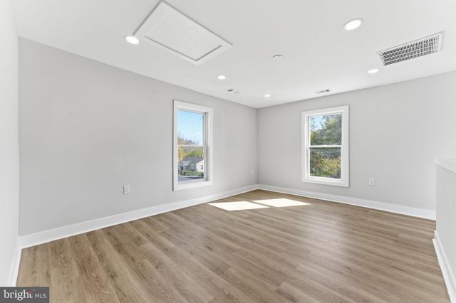 9204 DOUGLAS ST, Manassas, VA 20110