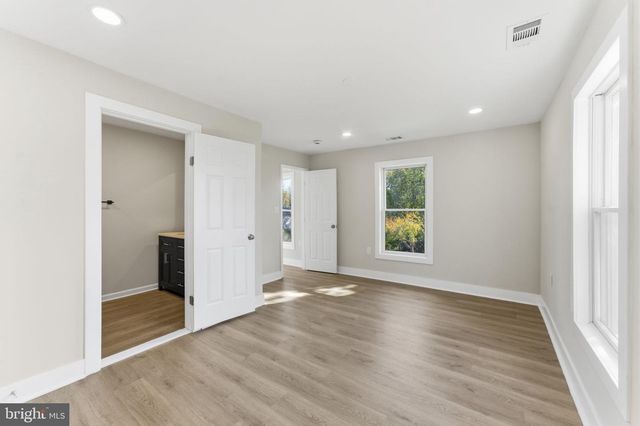 9204 DOUGLAS ST, Manassas, VA 20110