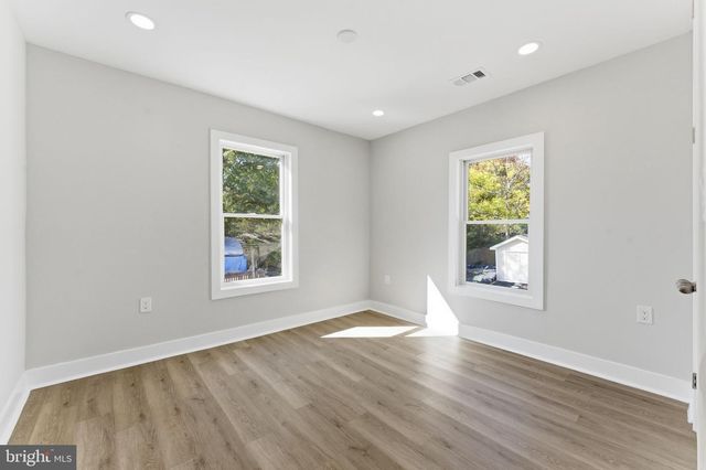 9204 DOUGLAS ST, Manassas, VA 20110