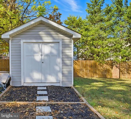 9204 DOUGLAS ST, Manassas, VA 20110