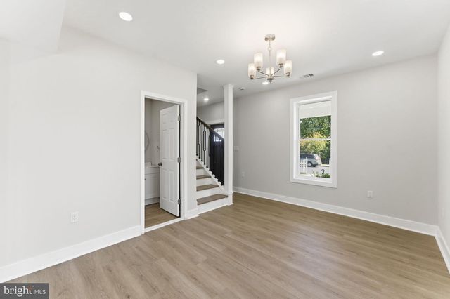 9204 DOUGLAS ST, Manassas, VA 20110