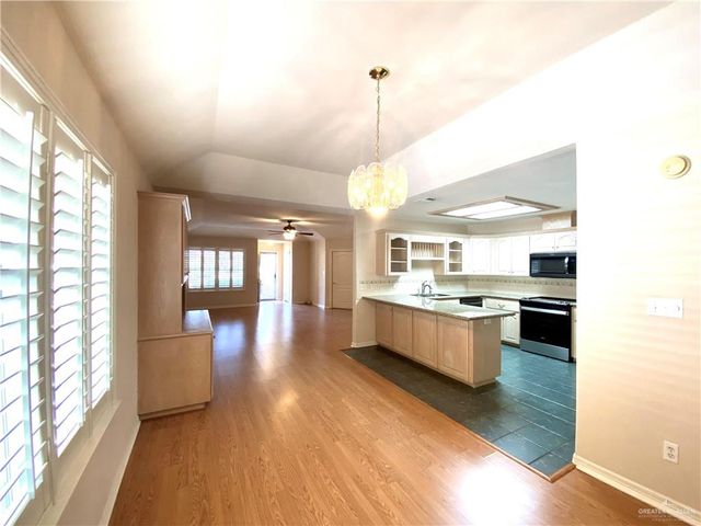 1500 E 1st Street, Mission, TX 78572