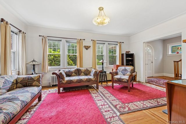 79 Red Ground Road, East Hills, NY 11577