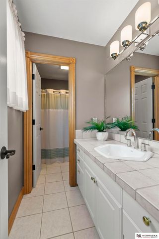 723 Lancashire Court, Lincoln, NE 68510