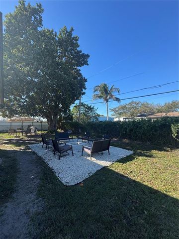 14760 Tyler St, Miami, FL 33176