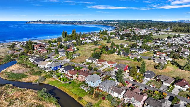 4761 S Golf Course Drive, Blaine, WA 98230