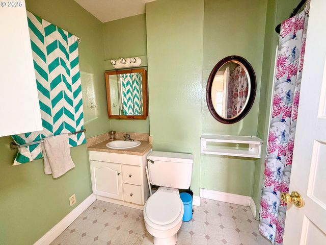 3102 GARFIELD St, Longview, WA 98632