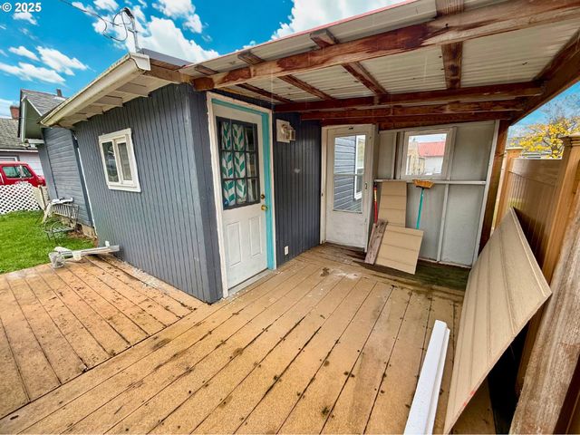 3102 GARFIELD St, Longview, WA 98632